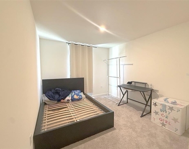 1242 Chester Avenue - Photo Thumbnail 20