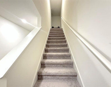 1242 Chester Avenue - Photo Thumbnail 9