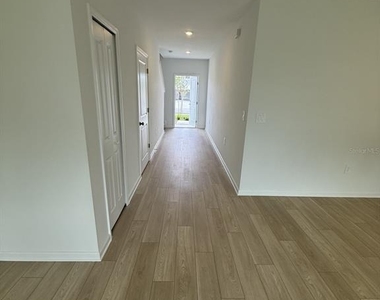 6212 Botticella Boulevard - Photo Thumbnail 4
