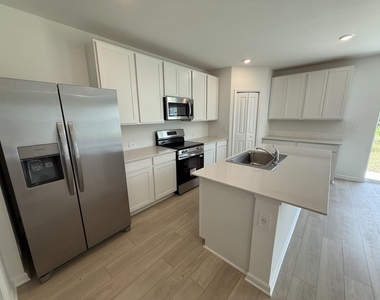 6212 Botticella Boulevard - Photo Thumbnail 7