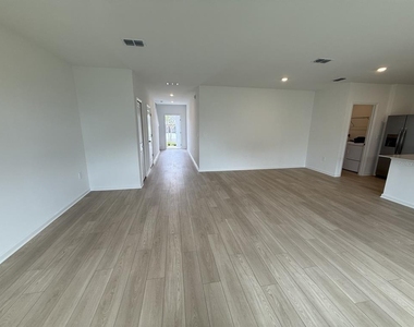 6212 Botticella Boulevard - Photo Thumbnail 3
