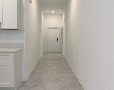 1129 Deepwater Circle - Photo Thumbnail 7