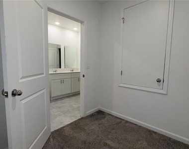 1129 Deepwater Circle - Photo Thumbnail 21