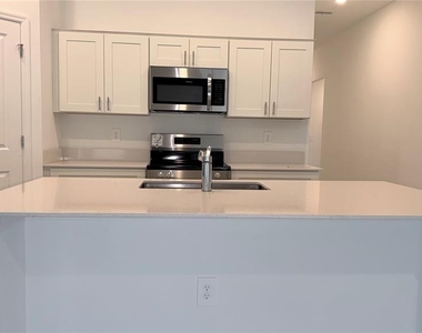 1129 Deepwater Circle - Photo Thumbnail 5