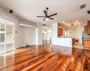 2415 Raven Croft Court - Photo Thumbnail 10