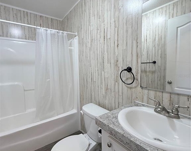 932 Se 40th Place - Photo Thumbnail 11