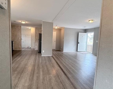 932 Se 40th Place - Photo Thumbnail 13