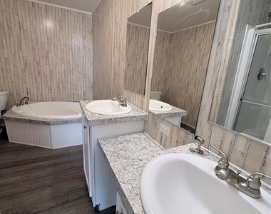 932 Se 40th Place - Photo Thumbnail 17