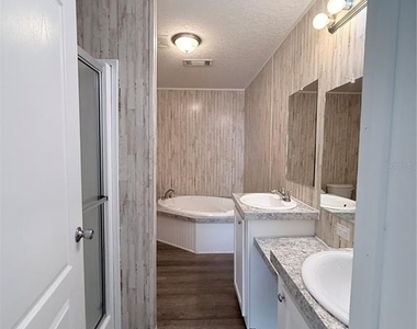 932 Se 40th Place - Photo Thumbnail 18