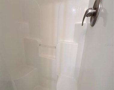 932 Se 40th Place - Photo Thumbnail 19