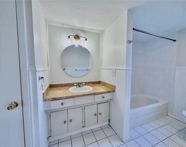 1000 S Semoran Boulevard - Photo Thumbnail 13