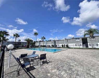 1000 S Semoran Boulevard - Photo Thumbnail 15