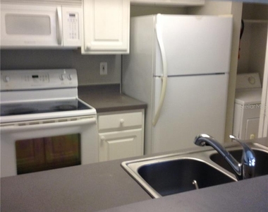 3716 Idlebrook Circle - Photo Thumbnail 3