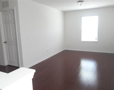 3202 Turret Drive - Photo Thumbnail 4