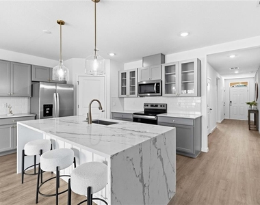 1041 Champion Ridge Drive - Photo Thumbnail 6