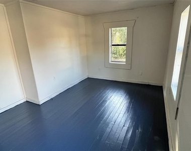 1290 Henson Lane - Photo Thumbnail 1