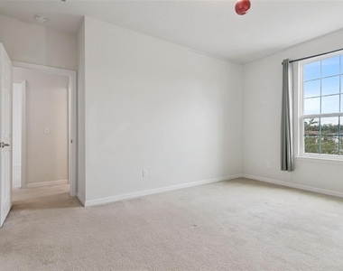 660 Fanning Drive - Photo Thumbnail 18