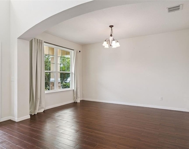 660 Fanning Drive - Photo Thumbnail 4