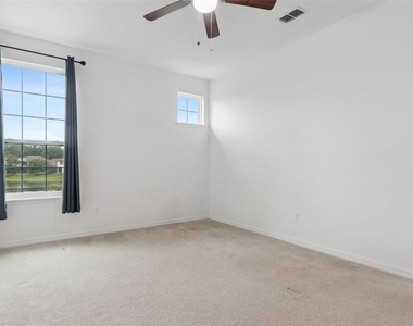 660 Fanning Drive - Photo Thumbnail 25