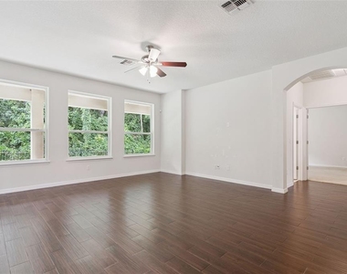 660 Fanning Drive - Photo Thumbnail 8