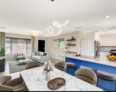 125 Se 6th Avenue - Photo Thumbnail 1