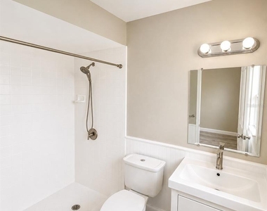1427 Benwick Way - Photo Thumbnail 8
