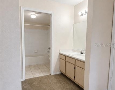 13815 Fairway Island Drive - Photo Thumbnail 12
