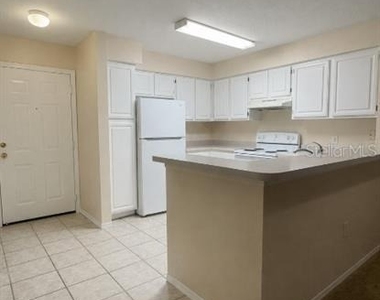 13815 Fairway Island Drive - Photo Thumbnail 7