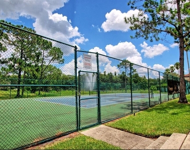 13815 Fairway Island Drive - Photo Thumbnail 21