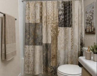13815 Fairway Island Drive - Photo Thumbnail 17