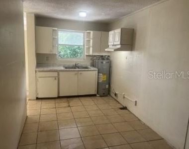 543 Division Street - Photo Thumbnail 6