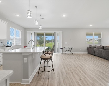 31707 Broadwater Avenue - Photo Thumbnail 14