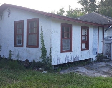 1031 Herschell Street - Photo Thumbnail 2