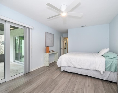 19584 Carob Court - Photo Thumbnail 17