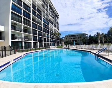 19 Whispering Sands Drive - Photo Thumbnail 11