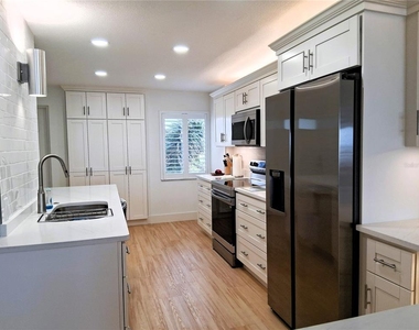 19 Whispering Sands Drive - Photo Thumbnail 17
