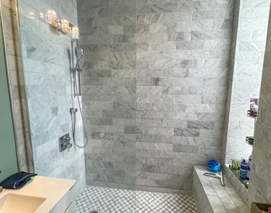 7658 North Sheridan Road - Photo Thumbnail 11