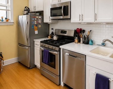 7658 North Sheridan Road - Photo Thumbnail 2