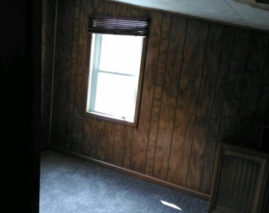 966 S Centre Street - Photo Thumbnail 3