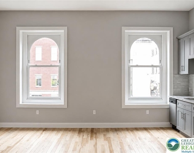 315 Northampton Street - Photo Thumbnail 1