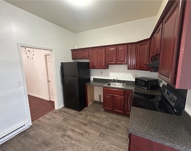 721 Northampton Street - Photo Thumbnail 2
