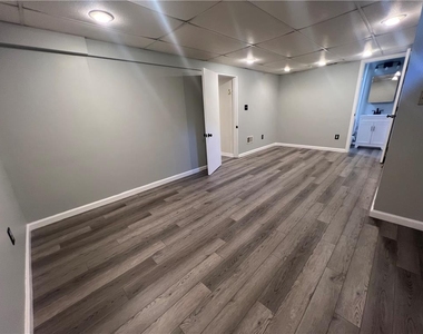896 Briarstone Road - Photo Thumbnail 33