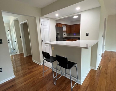 896 Briarstone Road - Photo Thumbnail 5
