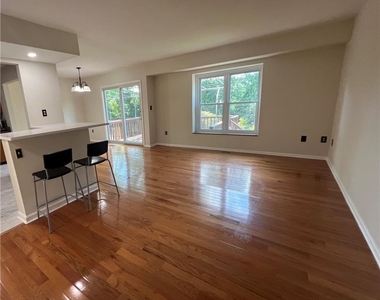 896 Briarstone Road - Photo Thumbnail 12