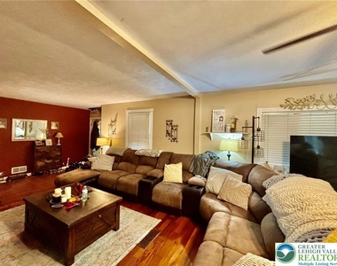 233 High Street - Photo Thumbnail 5