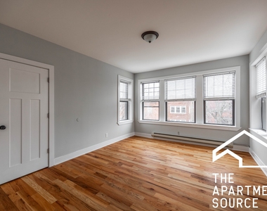 4419 North Wolcott Avenue - Photo Thumbnail 2