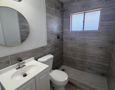 8944 Norton Street - Photo Thumbnail 4