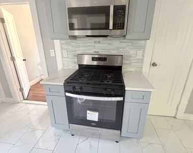 32 Alstrum Street - Photo Thumbnail 1
