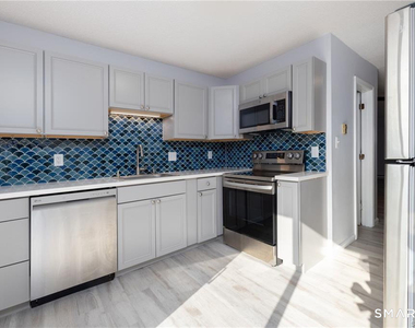 565 Clark Avenue - Photo Thumbnail 4