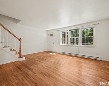 414 Robin Court - Photo Thumbnail 7
